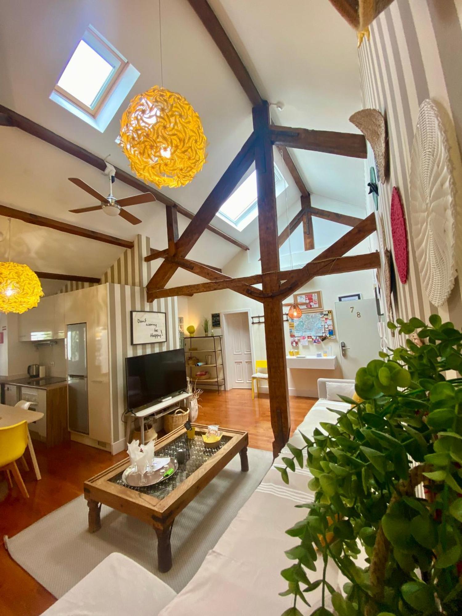 Apartamento With Mezzanine Rua Da Moeda Lisboa